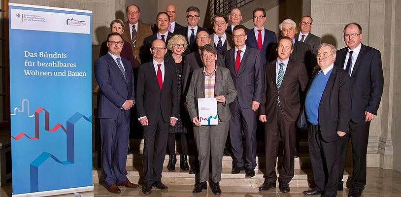 So konstruktiv wie hier im Jahr 2015 möchte das Bündnis für bezahlbares Wohnen und Bauen auch zukünftig wieder zusammenarbeiten (Archiv-Bild: BMUB/Harald Franzen)