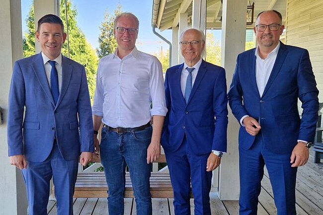 Sommerliches Treffen in Herne (v.l.): Erik Uwe Amaya, Hendrik Bollmann (SPD), Walter Eilert, Andreas Noje.